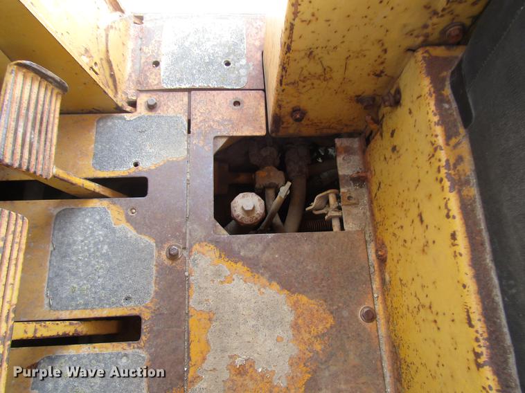 image for item DD7442 Caterpillar 951C track loader