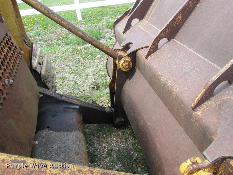 image for item DD7442 Caterpillar 951C track loader
