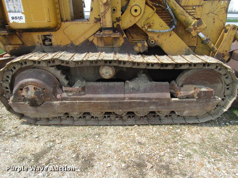 image for item DD7442 Caterpillar 951C track loader