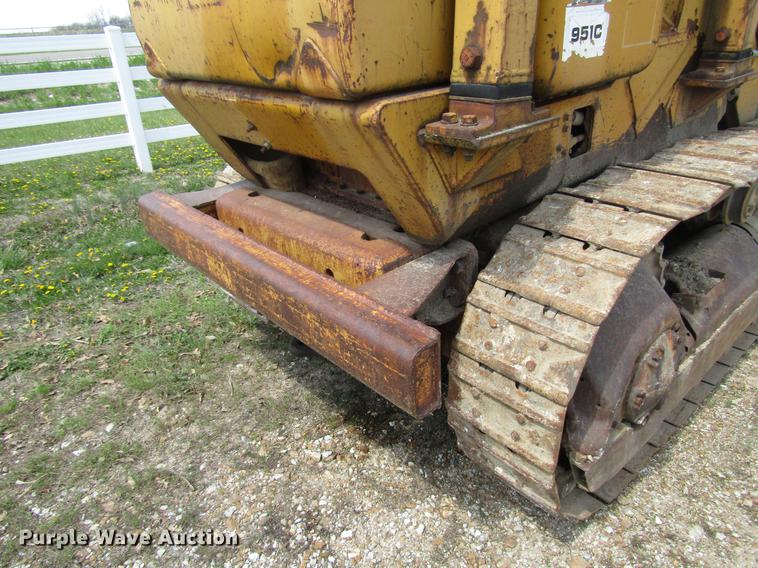 image for item DD7442 Caterpillar 951C track loader