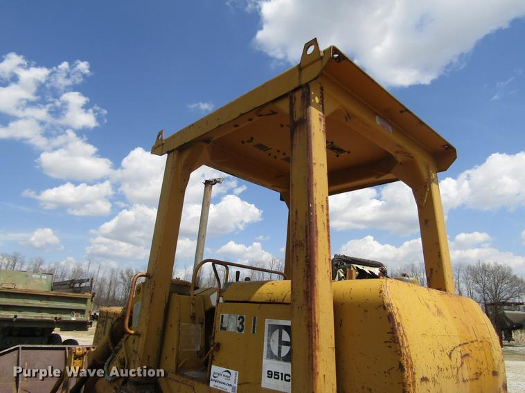 image for item DD7442 Caterpillar 951C track loader