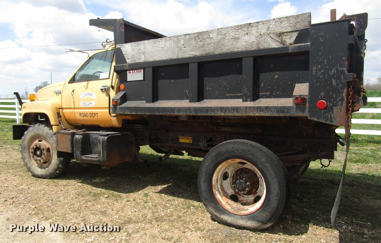 image for item DD7443 1993 GMC TopKick dump truck