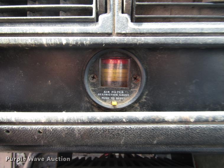 image for item DD7443 1993 GMC TopKick dump truck