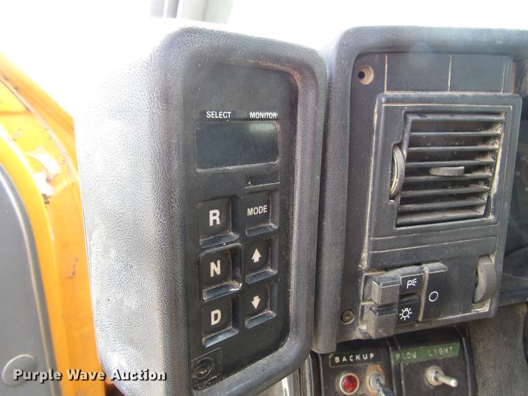 image for item DD7443 1993 GMC TopKick dump truck