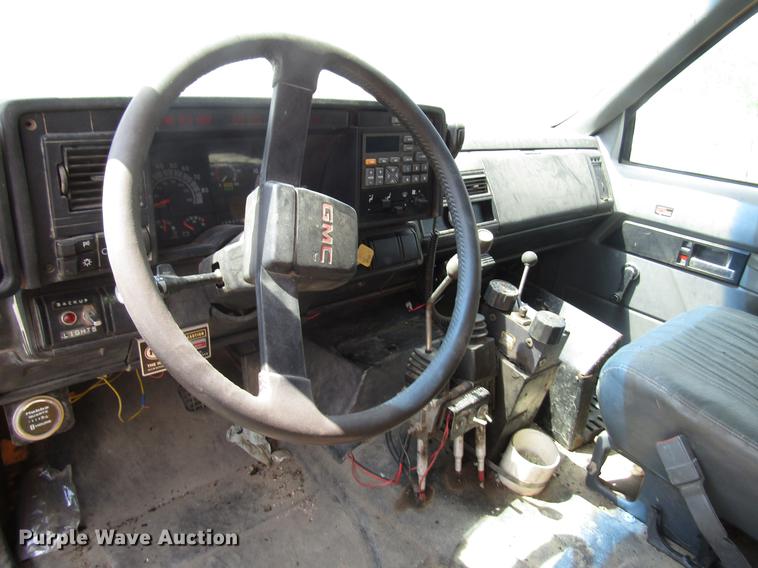 image for item DD7443 1993 GMC TopKick dump truck