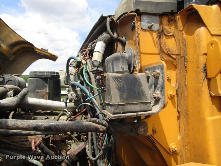 image for item DD7443 1993 GMC TopKick dump truck