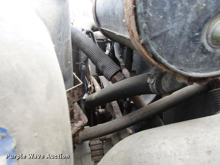 image for item DD7443 1993 GMC TopKick dump truck