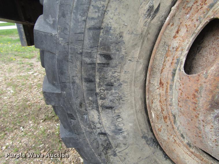 image for item DD7443 1993 GMC TopKick dump truck