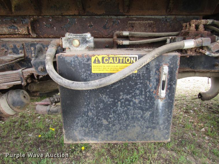 image for item DD7443 1993 GMC TopKick dump truck