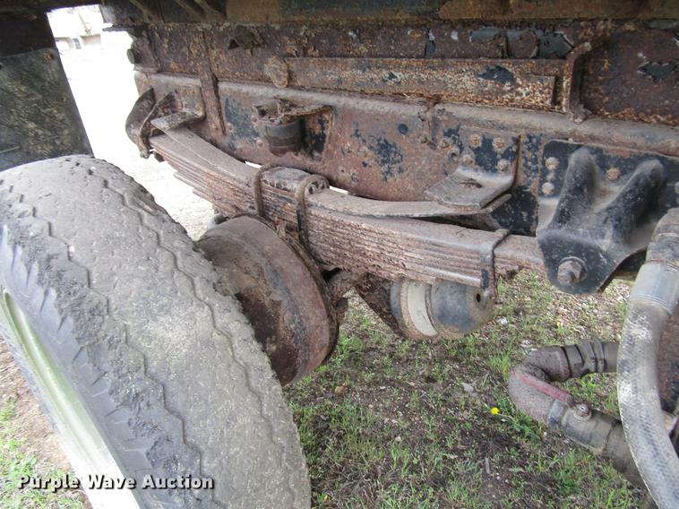 image for item DD7443 1993 GMC TopKick dump truck