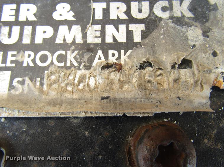 image for item DD7443 1993 GMC TopKick dump truck