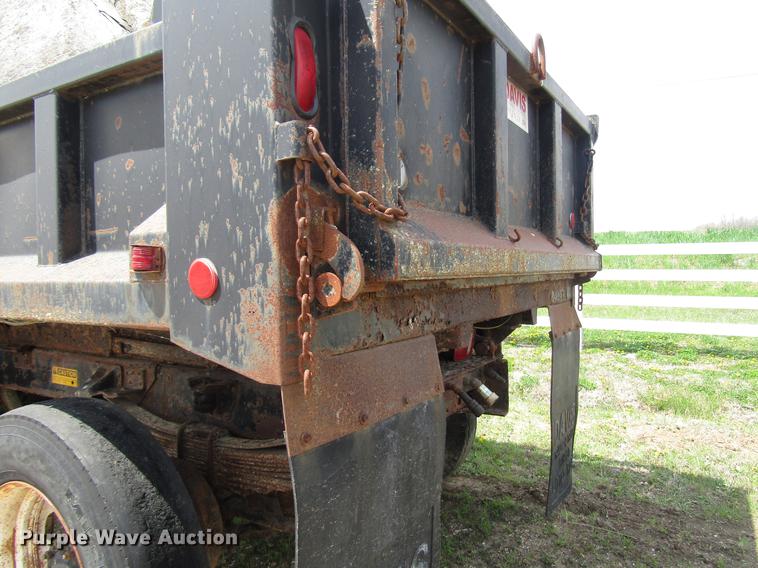 image for item DD7443 1993 GMC TopKick dump truck