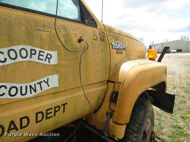 image for item DD7443 1993 GMC TopKick dump truck