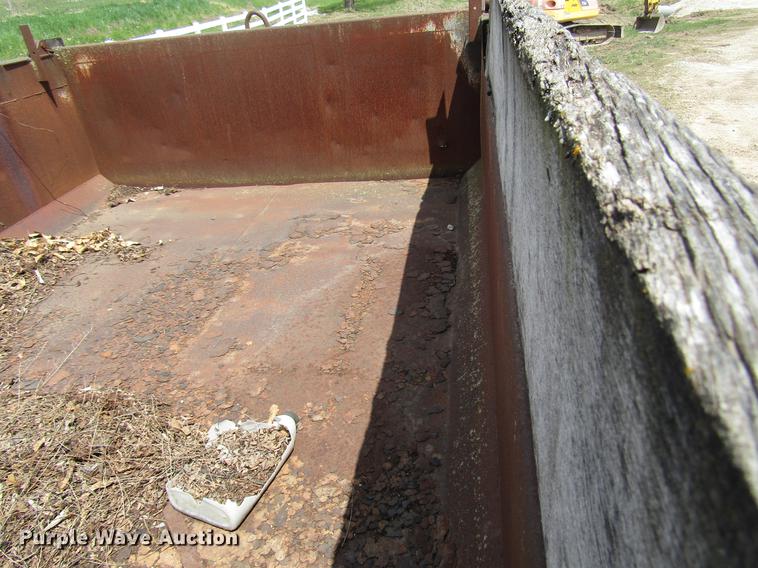 image for item DD7443 1993 GMC TopKick dump truck