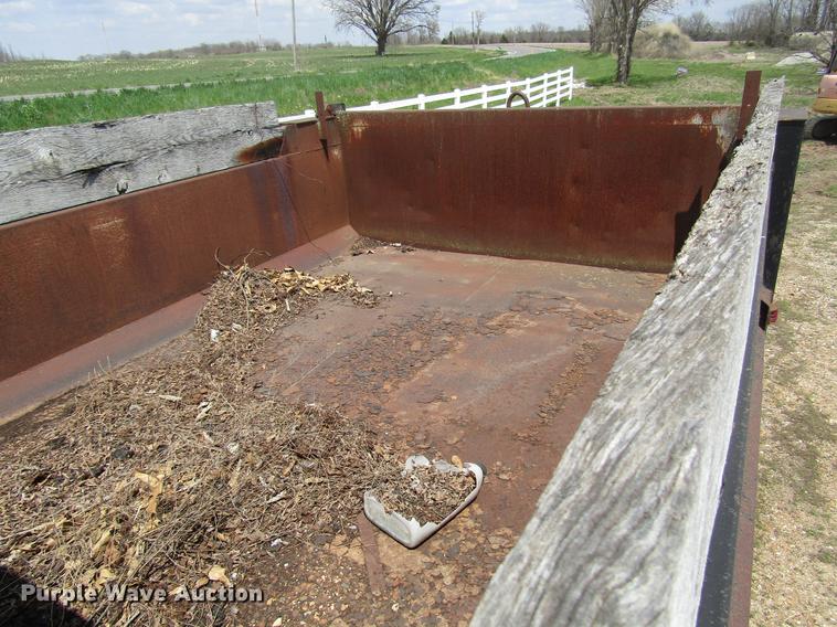 image for item DD7443 1993 GMC TopKick dump truck