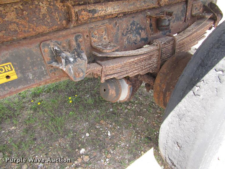 image for item DD7443 1993 GMC TopKick dump truck