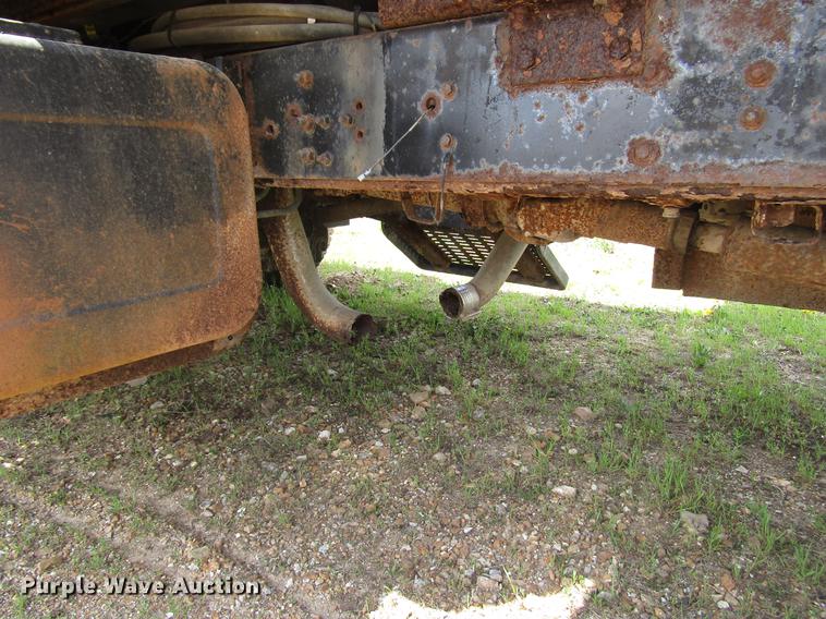 image for item DD7443 1993 GMC TopKick dump truck