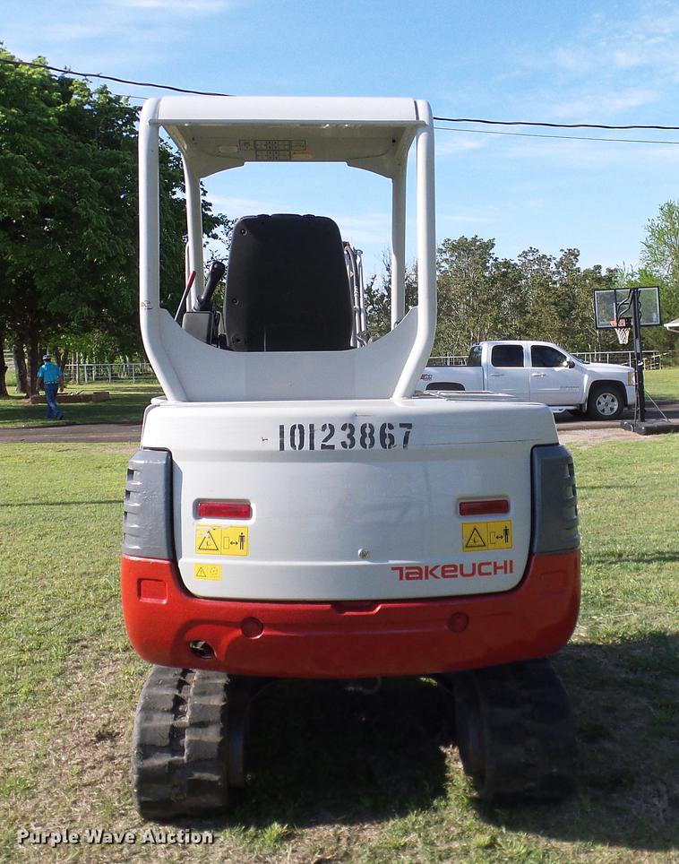 image for item DD8172 2013 Takeuchi TB228 mini excavator
