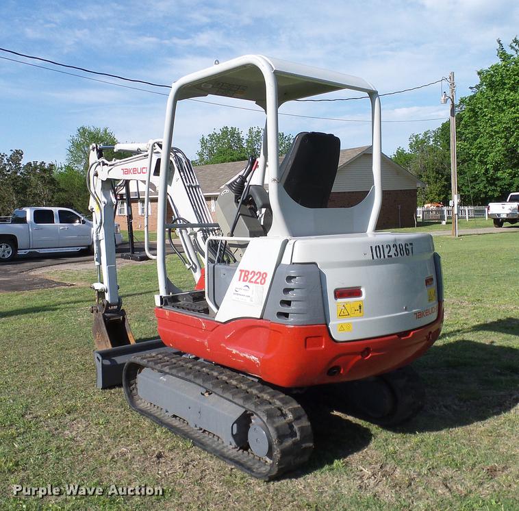 image for item DD8172 2013 Takeuchi TB228 mini excavator