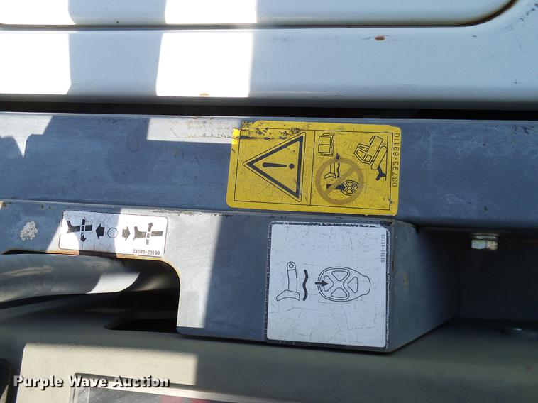 image for item DD8172 2013 Takeuchi TB228 mini excavator