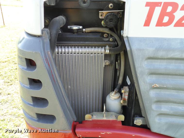 image for item DD8172 2013 Takeuchi TB228 mini excavator