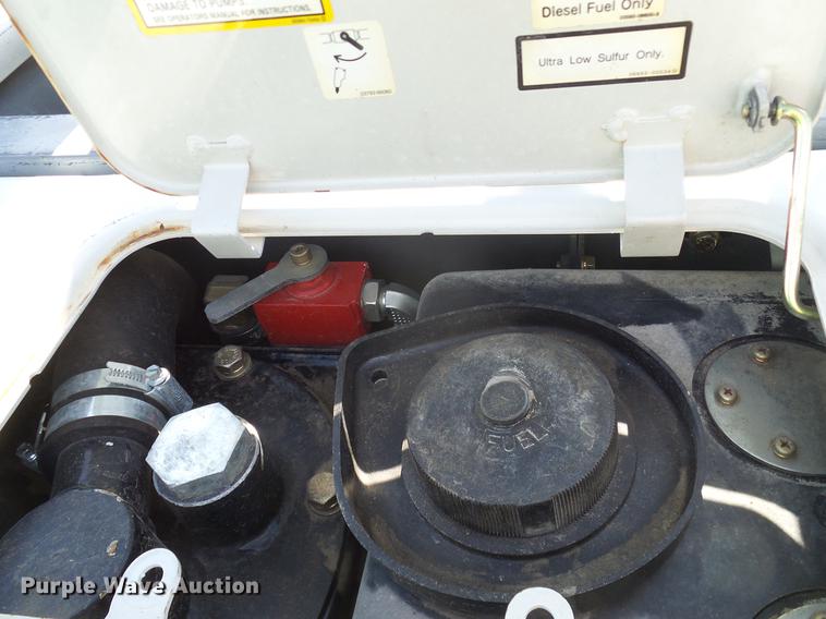 image for item DD8172 2013 Takeuchi TB228 mini excavator