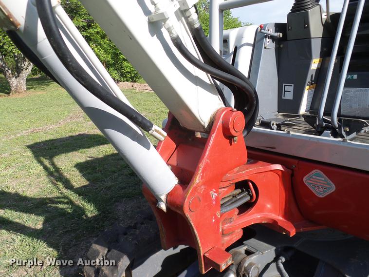 image for item DD8172 2013 Takeuchi TB228 mini excavator