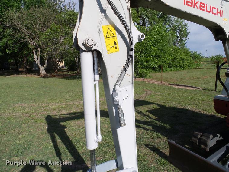 image for item DD8172 2013 Takeuchi TB228 mini excavator