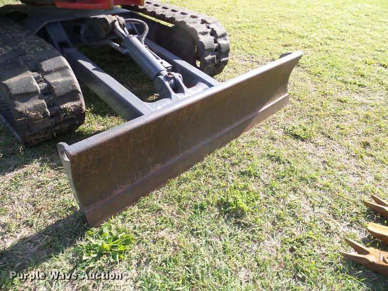 image for item DD8172 2013 Takeuchi TB228 mini excavator