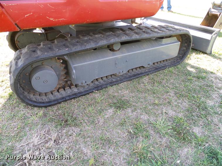 image for item DD8172 2013 Takeuchi TB228 mini excavator