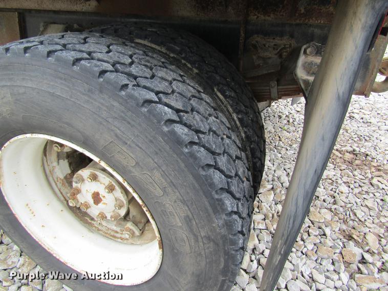 image for item DD8416 1985 Ford 8000 flatbed truck