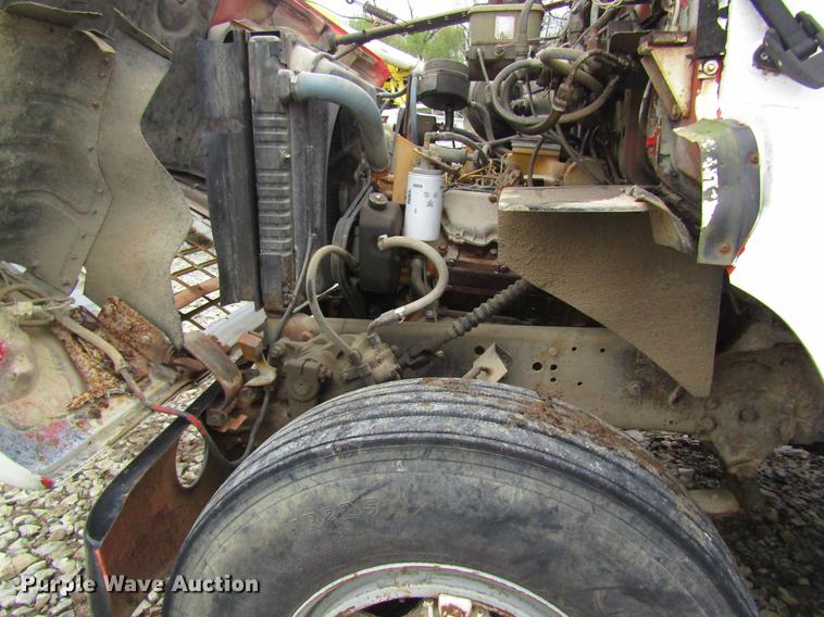 image for item DD8416 1985 Ford 8000 flatbed truck