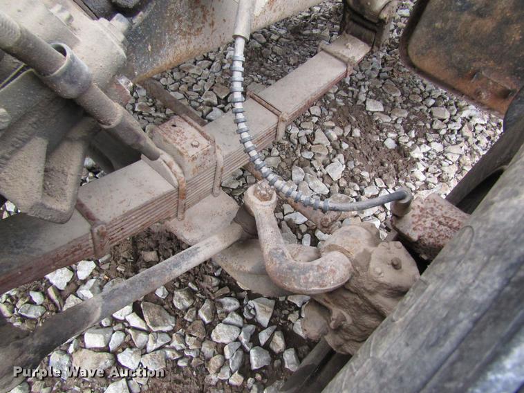 image for item DD8416 1985 Ford 8000 flatbed truck