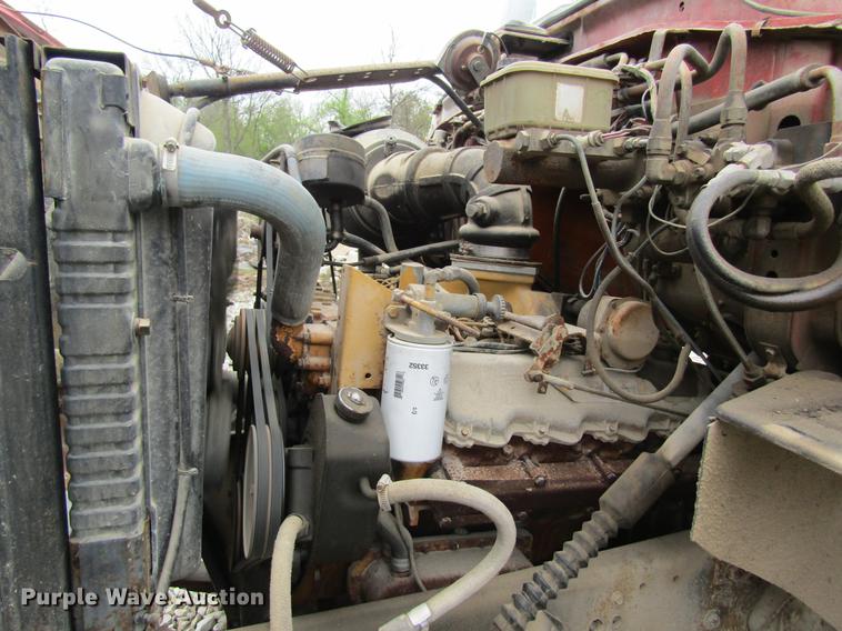 image for item DD8416 1985 Ford 8000 flatbed truck