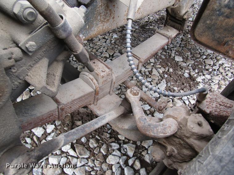 image for item DD8416 1985 Ford 8000 flatbed truck