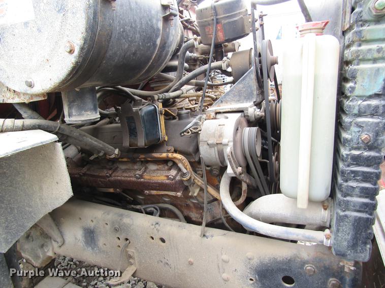 image for item DD8416 1985 Ford 8000 flatbed truck