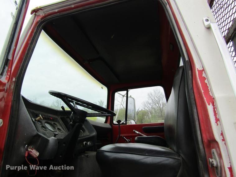 image for item DD8416 1985 Ford 8000 flatbed truck