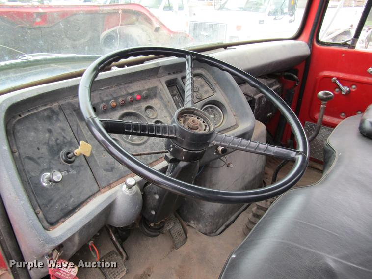 image for item DD8416 1985 Ford 8000 flatbed truck