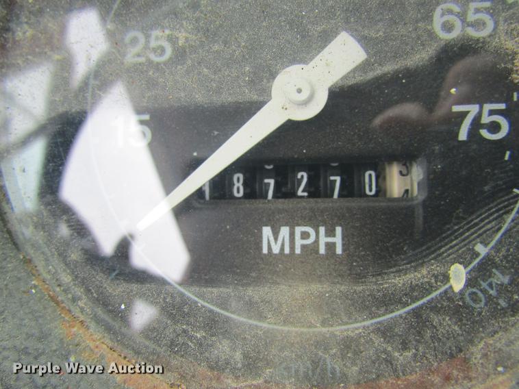 image for item DD8416 1985 Ford 8000 flatbed truck