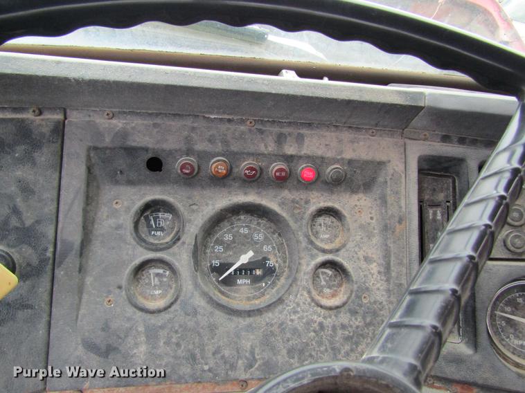 image for item DD8416 1985 Ford 8000 flatbed truck