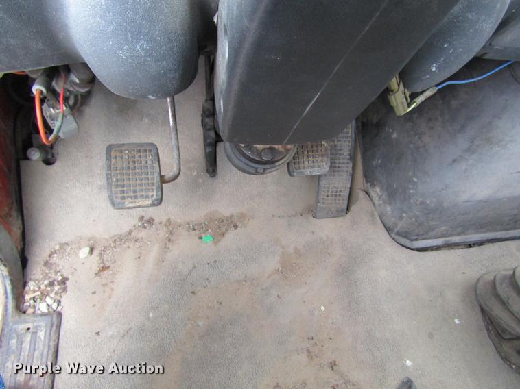 image for item DD8416 1985 Ford 8000 flatbed truck