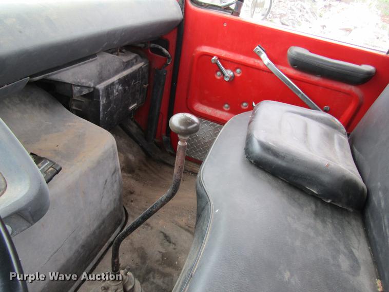 image for item DD8416 1985 Ford 8000 flatbed truck