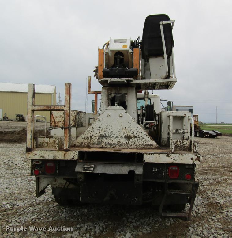 image for item DD8418 1996 International 4800 digger derrick truck