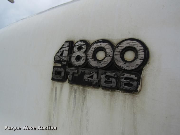 image for item DD8418 1996 International 4800 digger derrick truck