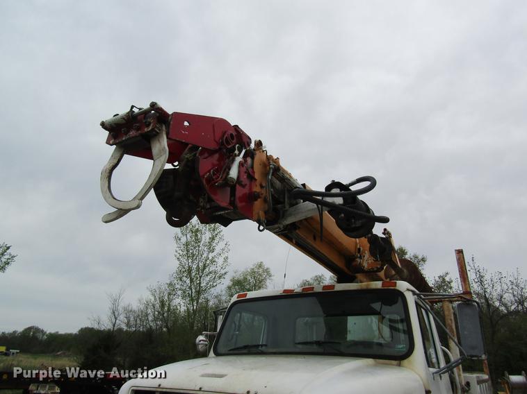 image for item DD8418 1996 International 4800 digger derrick truck