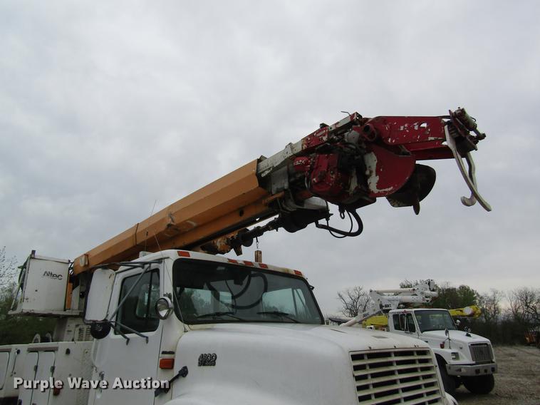 image for item DD8418 1996 International 4800 digger derrick truck