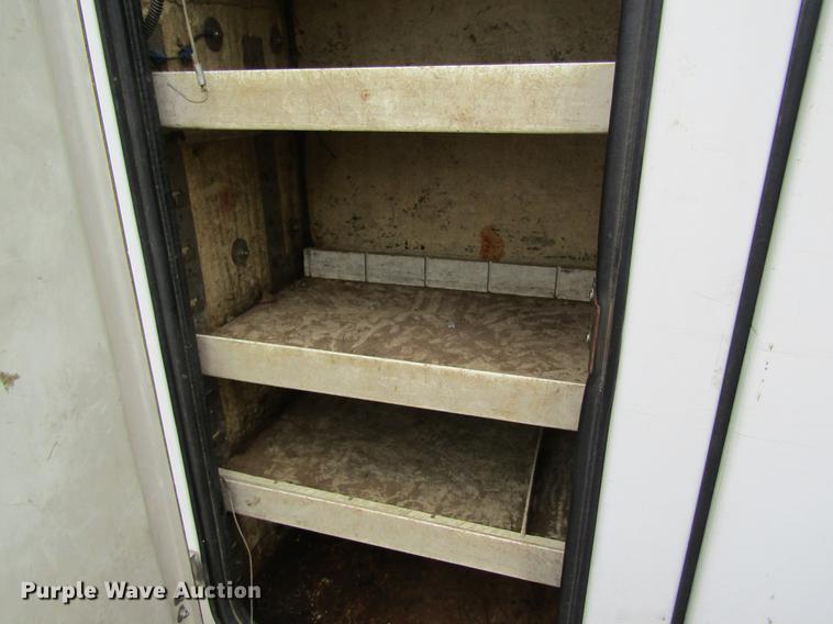 image for item DD8418 1996 International 4800 digger derrick truck