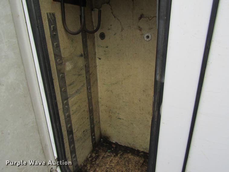 image for item DD8418 1996 International 4800 digger derrick truck