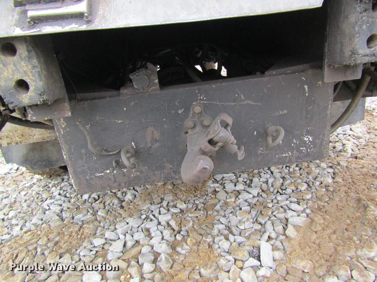 image for item DD8418 1996 International 4800 digger derrick truck