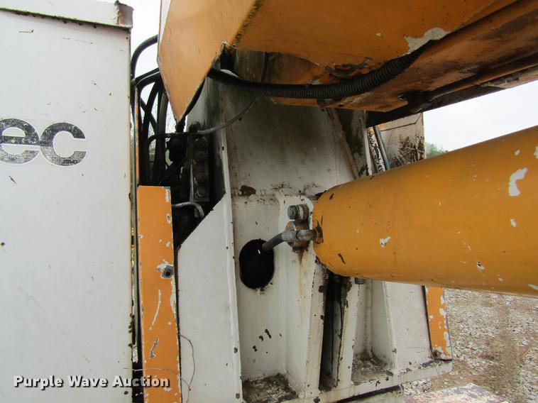 image for item DD8418 1996 International 4800 digger derrick truck